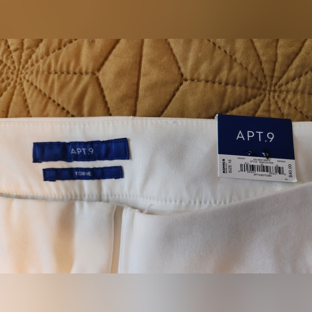Capri pants NWT - Picture 2 of 4